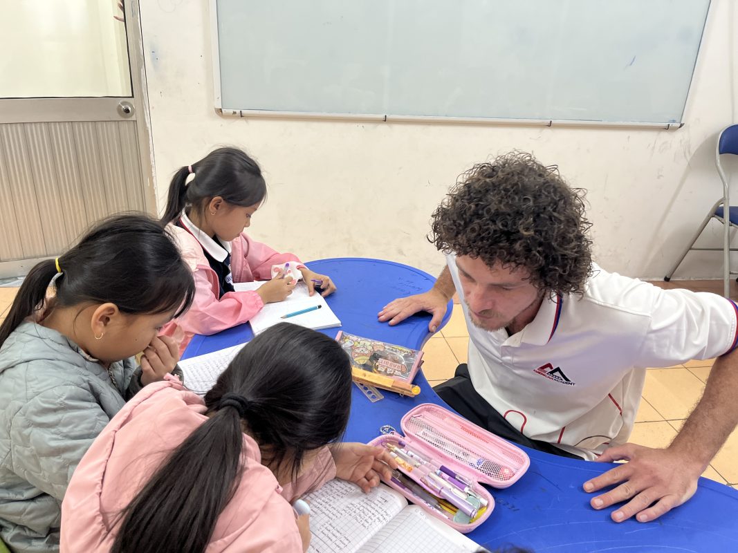 IMG 9843 1067x800 - Học tiếng Anh tiểu học Quảng Ng&atilde;i tại BIS &ndash; Kết hợp chương tr&igrave;nh SGK v&agrave; giao tiếp quốc tế