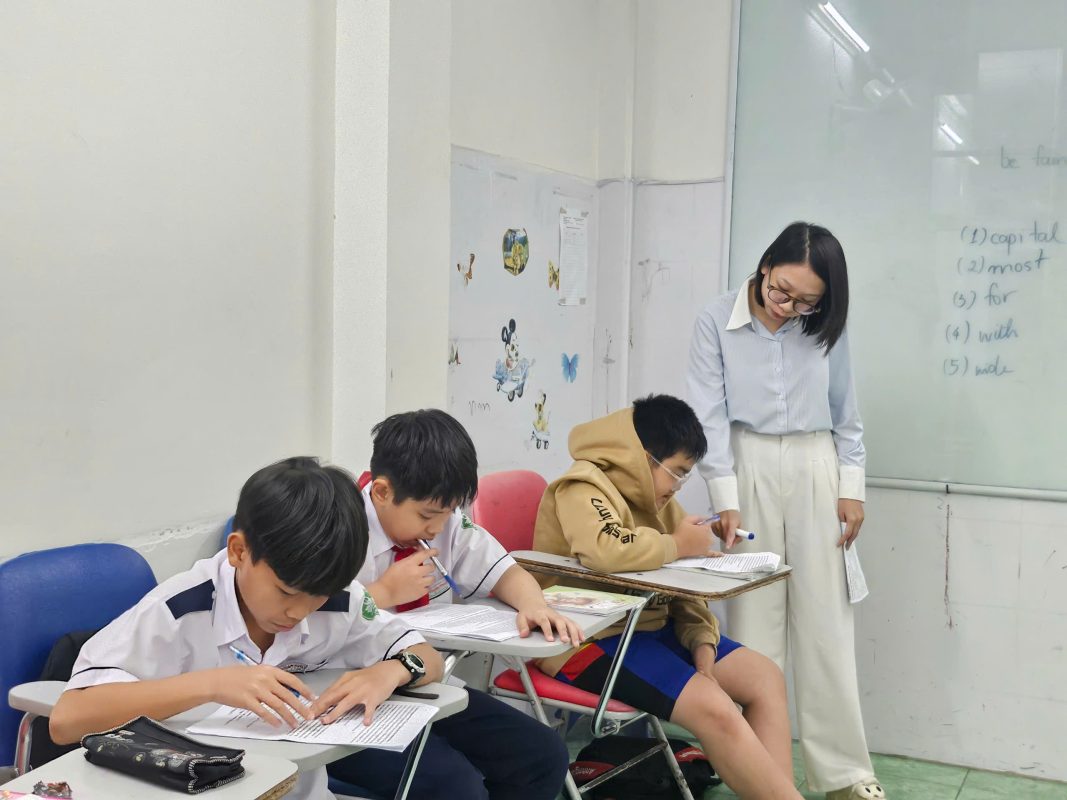 z6358091834046 86f282959b6d8bfdaa407cd2cce69e0c 1067x800 - Học tiếng Anh trung học cơ sở Quảng Ng&atilde;i &ndash; C&ugrave;ng BIS x&acirc;y nền vững, bứt ph&aacute; tương lai