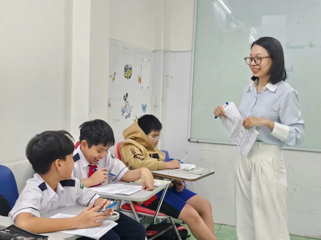 z6358091839347 b3d3e355561bdfc9b84bd635173beef0 1067x800 - Trung t&acirc;m tiếng Anh cho học sinh tiểu học: Khi ba mẹ kh&ocirc;ng muốn con &ldquo;học cho c&oacute;&rdquo;